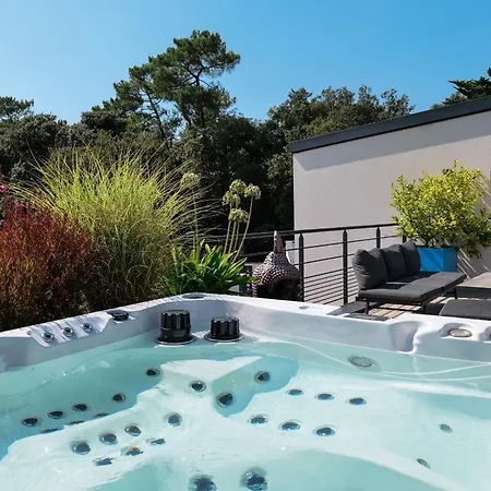 Villa D Exception - 10 Personnes - Piscine Et Jacuzzi Jard-sur-Mer