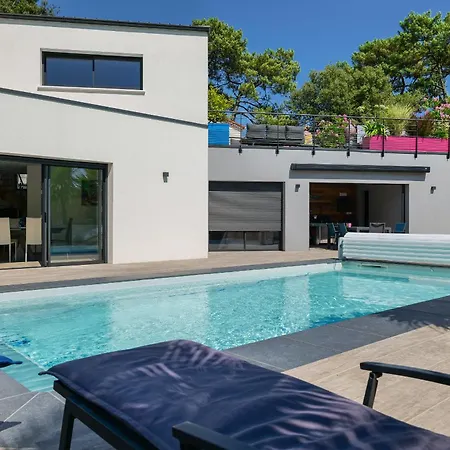 Holiday home Villa D Exception - 10 Personnes - Piscine Et Jacuzzi